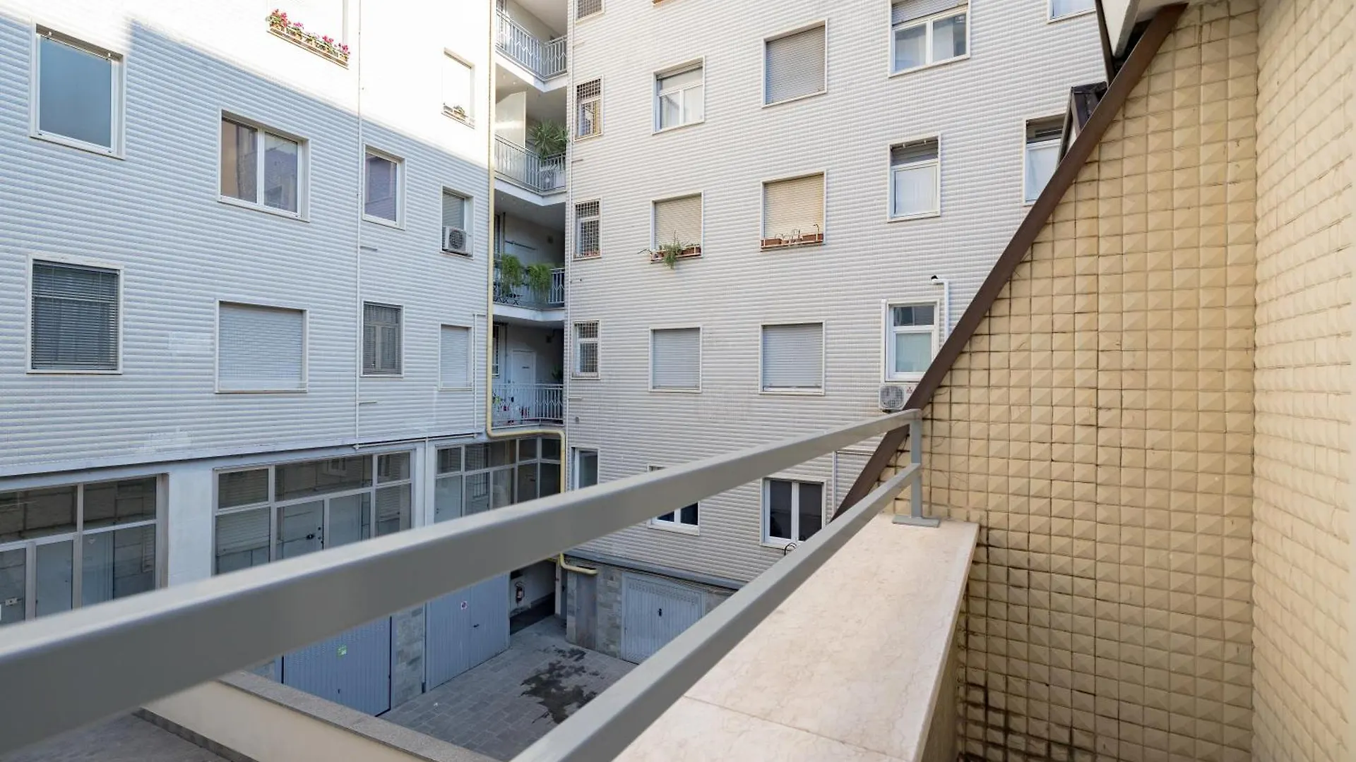 Apartment 4Co4 - Duomo - Luxurious - Large - Central Milan