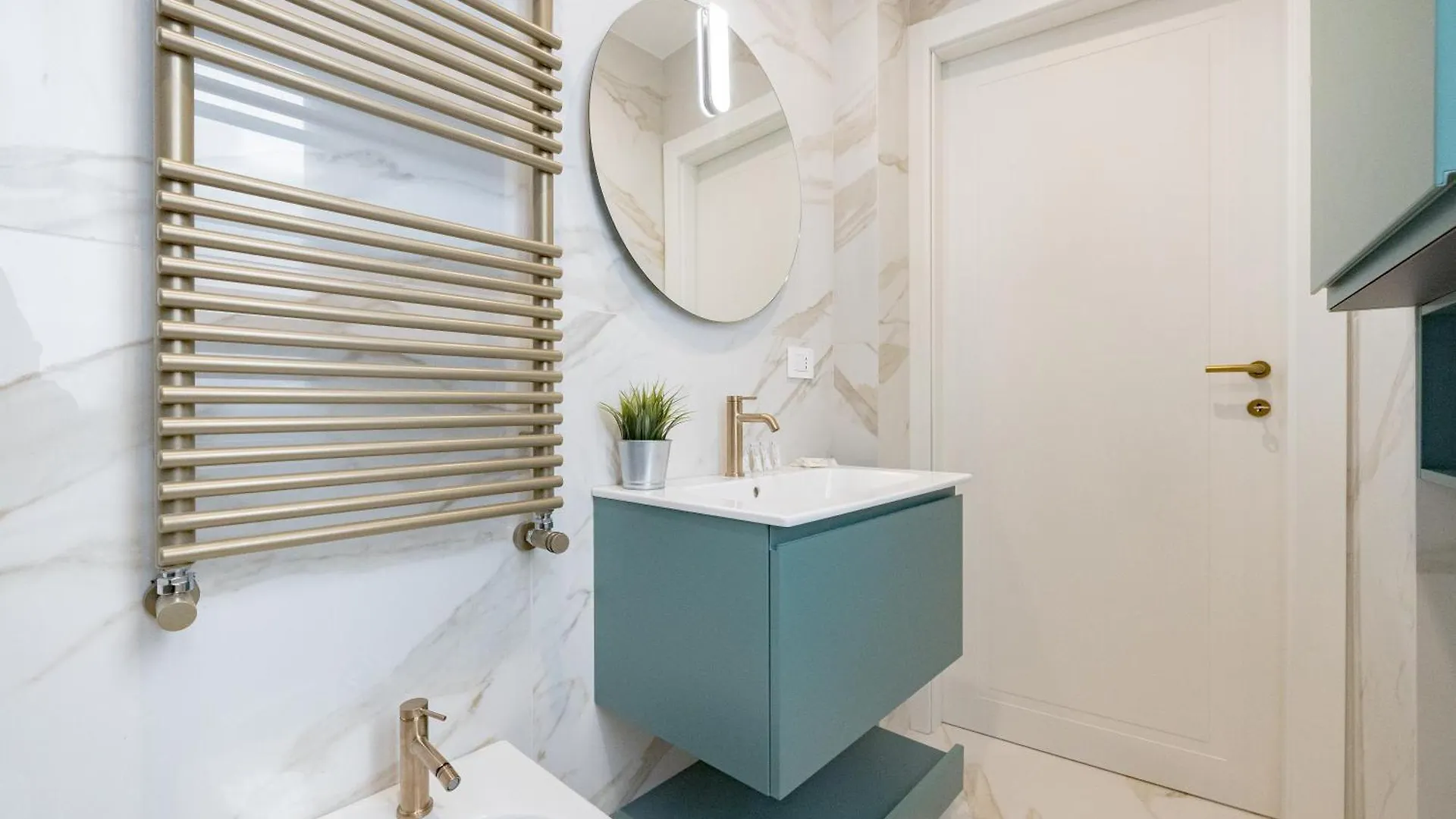 Apartment 4Co4 - Duomo - Luxurious - Large - Central Milan
