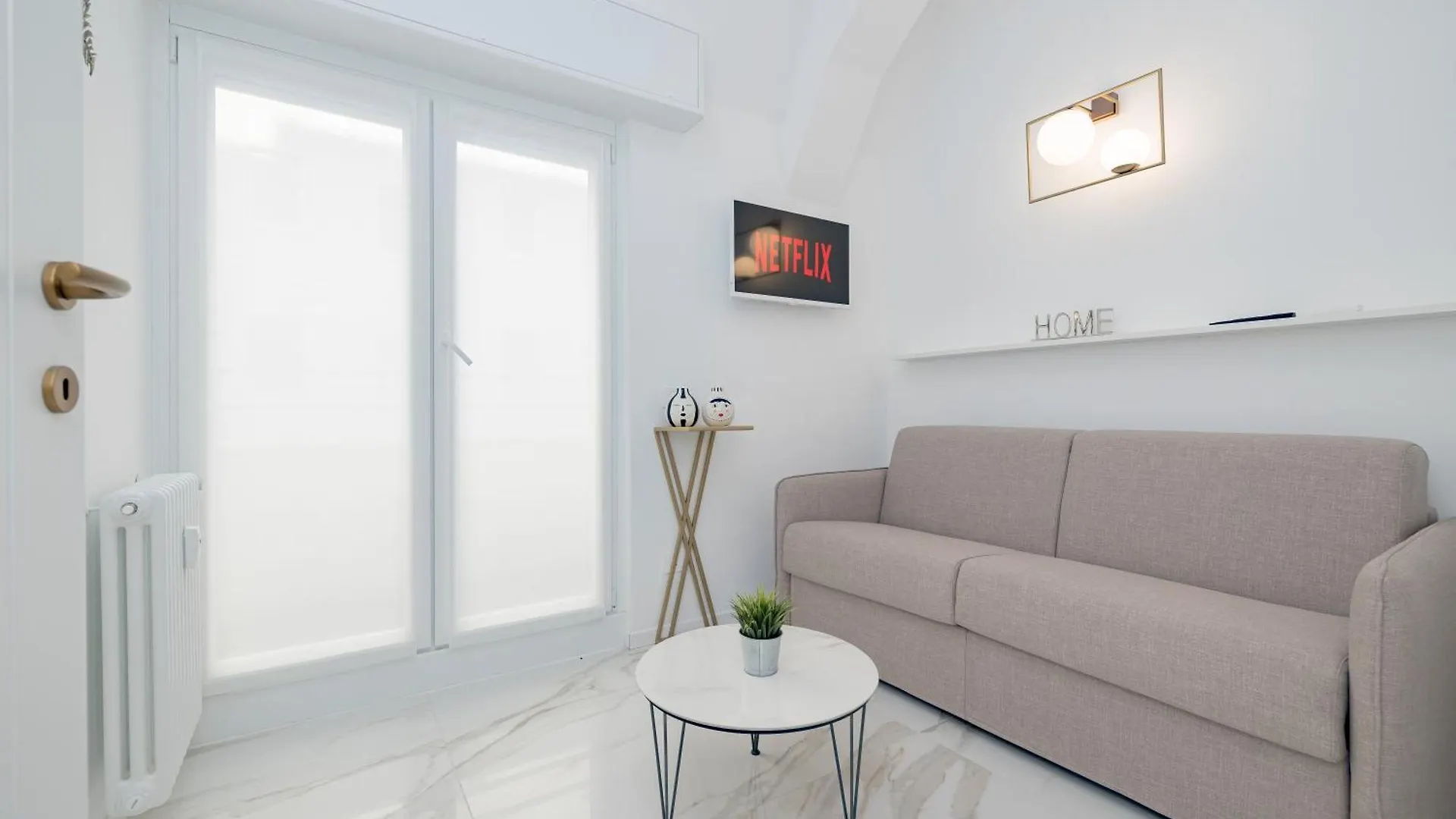 Apartment 4Co4 - Duomo - Luxurious - Large - Central Milan Italy